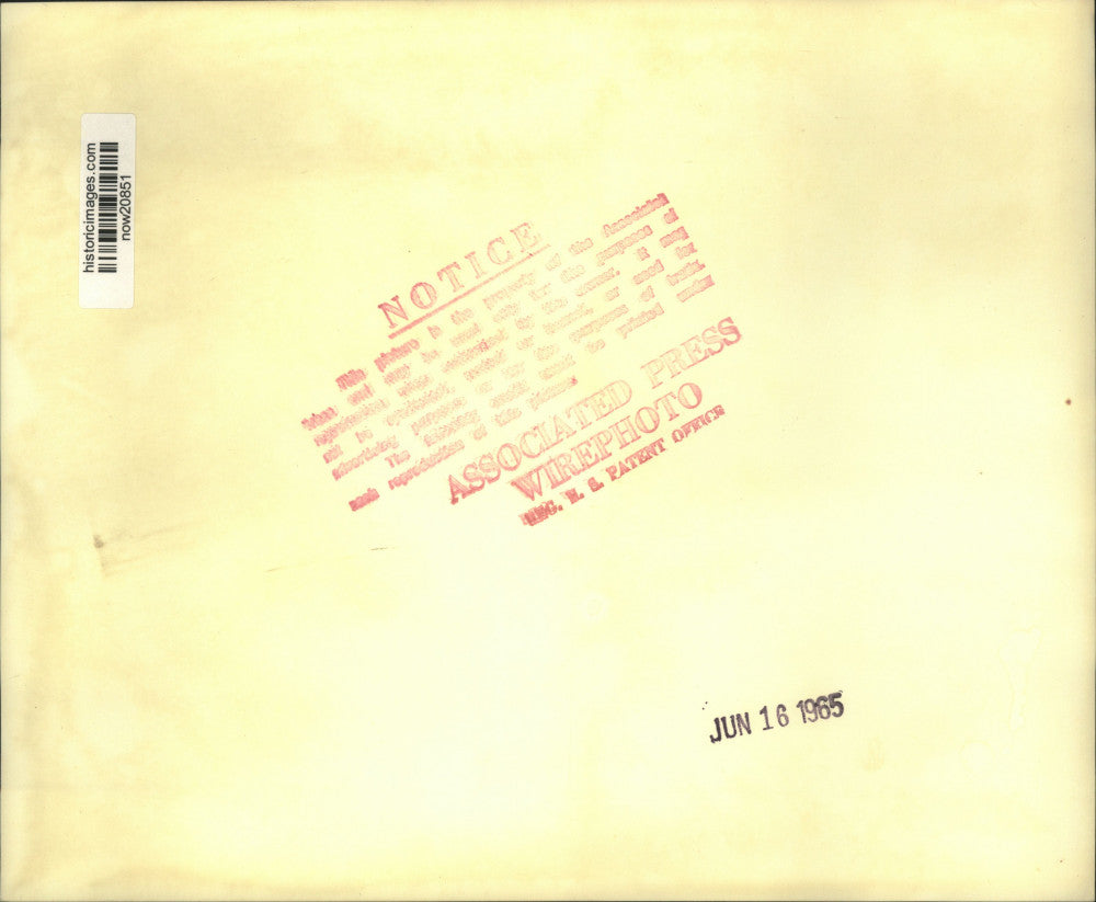 1965 Press Photo Governor Romney presents clocks to astronauts McDivitt an White