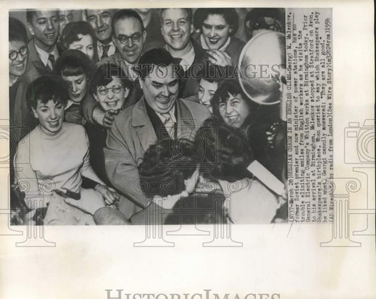 1956 Press Photo Soviet Premier Malenkov with English workers in Birmingham