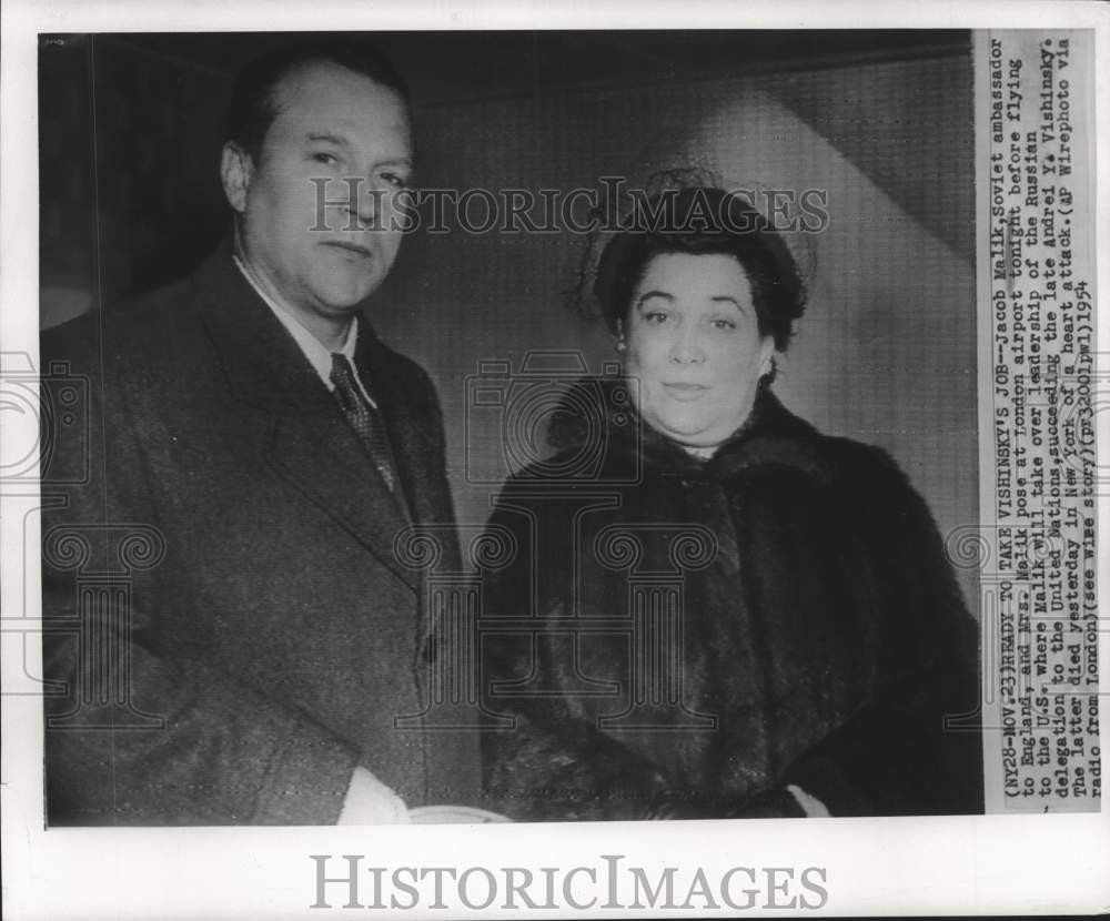 1954 Press Photo Jacob Malik and wife pose at London airport enroute to U.S.