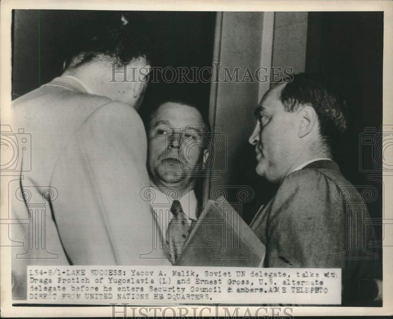 Load image into Gallery viewer, 1950 Press Photo Soviet Malik and Yugoslavia's Protich chat at United Nations
