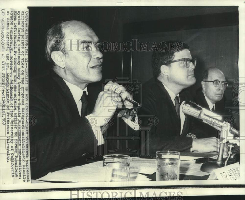 Load image into Gallery viewer, 1969 Press Photo Dr. Gordon MacDonald and other witnesses testify on ABM system
