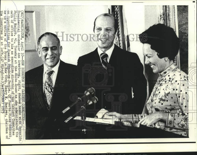 Load image into Gallery viewer, 1973 Press Photo Cabinet Committee Director Maduro with others at White House

