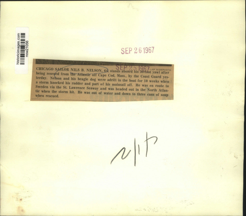 1967 Press Photo Rescued sailor Nils Nelson aboard 30-foot yawl - now21056