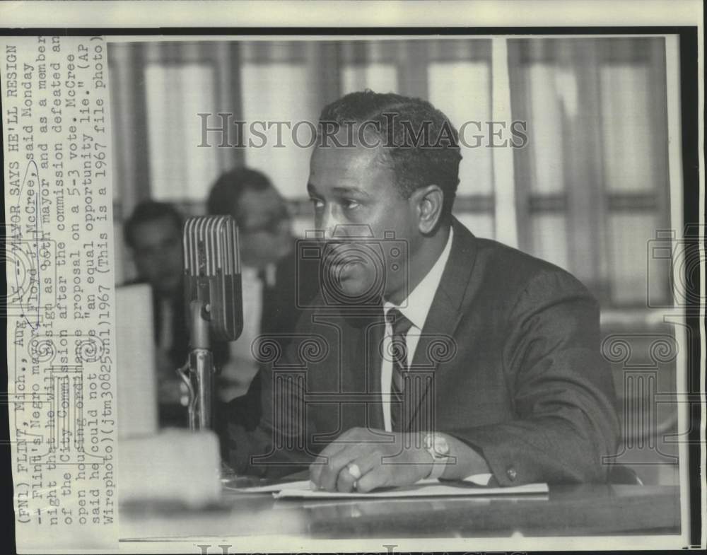 1967 Press Photo Flint, Michigan mayor and city commission member Floyd McCree