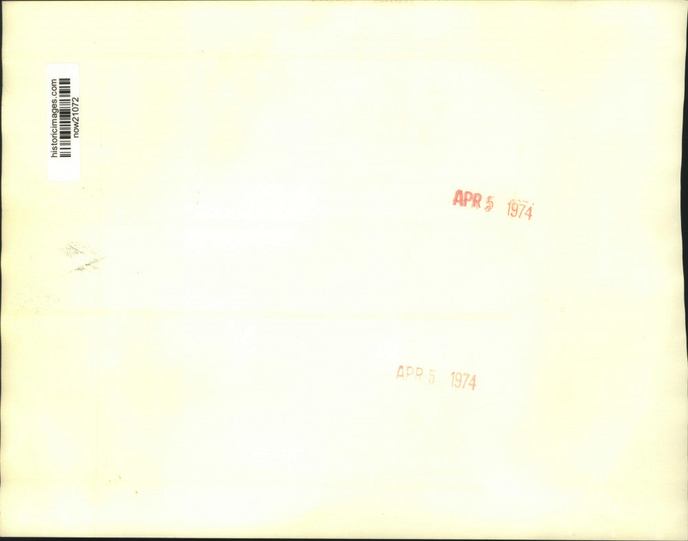 1974 Press Photo James McGee and others leave Cleveland, Ohio federal court.