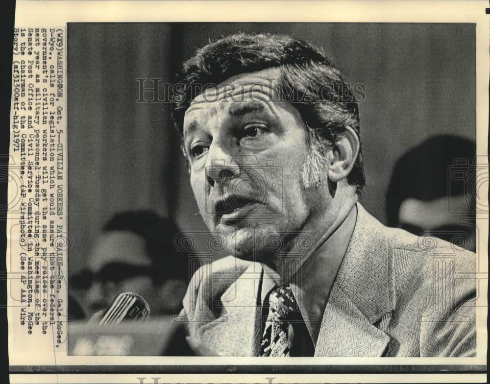 1971 Press Photo Senator Gale McGee calls for civilian workers' pay raise