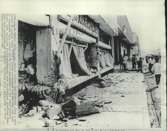 1968 Press Photo Wreckage on a main street after earthquake, Manila, Philippines