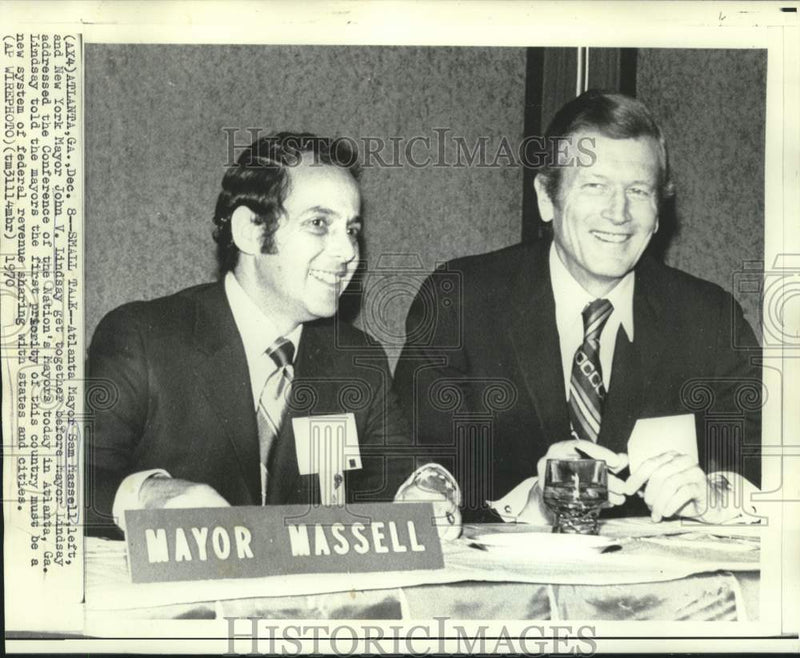 Load image into Gallery viewer, 1970 Press Photo Mayors Sam Massell and Lindsay at National Mayors' Conference
