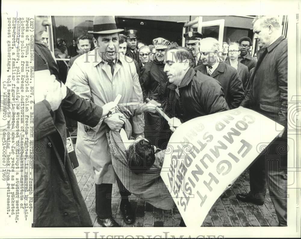 1969 Press Photo Joseph Mlot-Mrotz removed from Kresge Auditorium by police