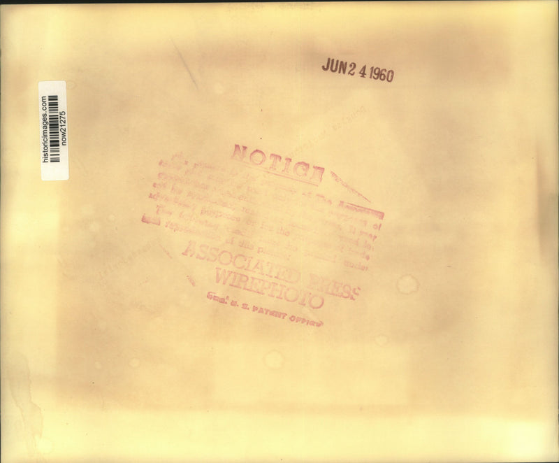 Load image into Gallery viewer, 1960 Press Photo MacArthur and Fujiyama exchange Security Treaty documents.
