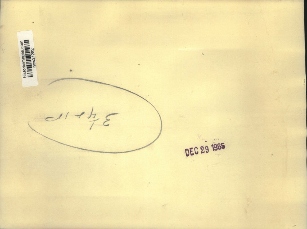 1965 Press Photo Five cotton finalist look at cotton bales in Memphis, TN