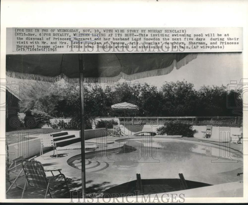 Load image into Gallery viewer, 1965 Press Photo Site of Princess Margaret's Arizona visit at the Douglas' home
