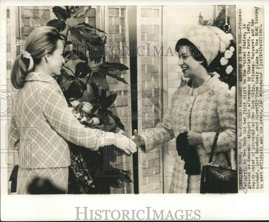 1965 Press Photo Princess Margaret greeted by Charlotte Ford in New York
