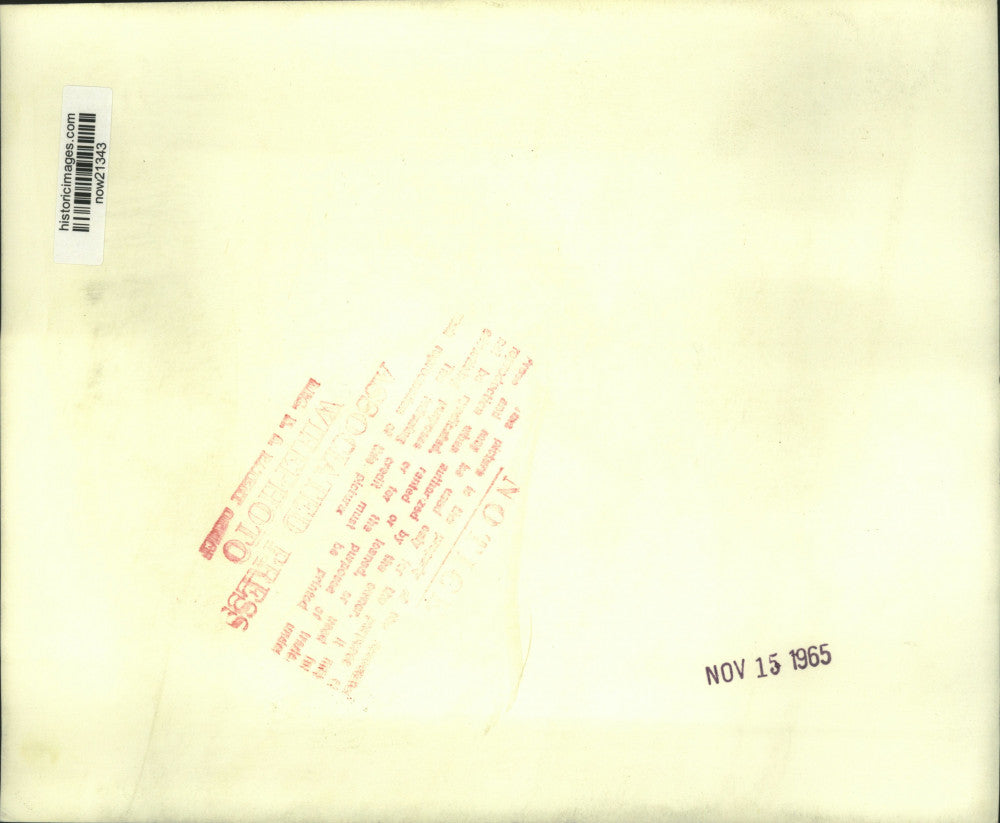 1965 Press Photo Governor Goddard presents gift to Princess Margaret and husband