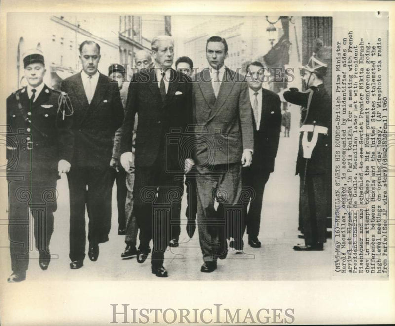 Load image into Gallery viewer, 1960 Press Photo Britain's Harold Macmillan and others at Elyses Palace.
