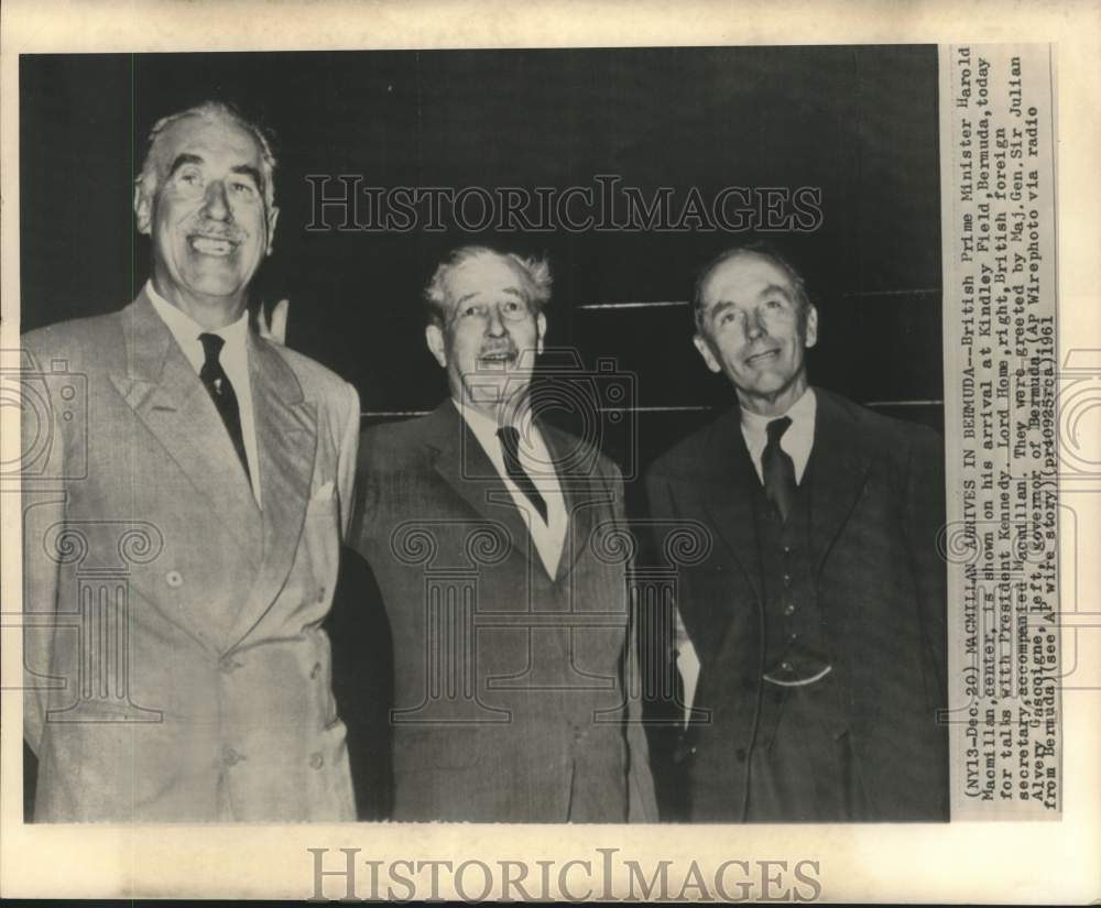 1961 Press Photo Britain&#39;s Macmillan and Lord Home welcomed to Bermuda