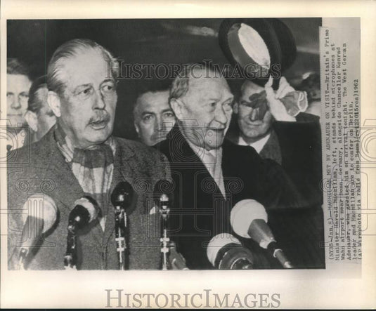 1962 Press Photo Britain's Macmillan at microphones in Bonn, Germany - now21419