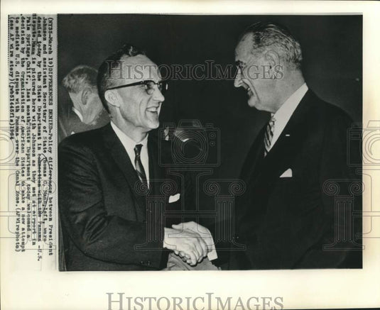 1964 Press Photo Assistant Secretary of State Mann and Johnson in Palm Springs
