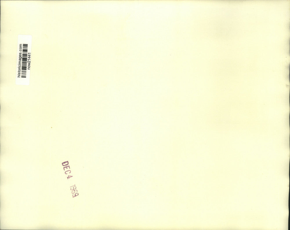 1969 Press Photo Nutritionist Dr. Jean Mayer with newsmen at White House