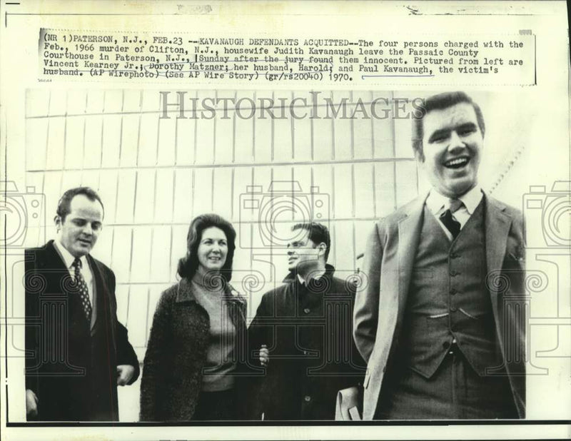Load image into Gallery viewer, 1970 Press Photo Dorothy Matzner and other Kavanaugh defendants acquitted.
