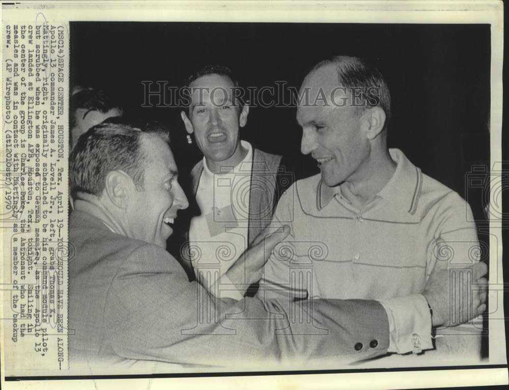 1970 Press Photo Apollo 13&#39;s James Lovell and others arrive at Ellington AFB