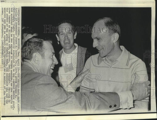 1970 Press Photo Apollo 13's James Lovell and others arrive at Ellington AFB