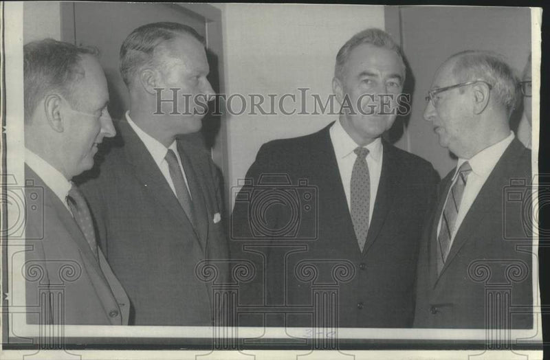 Load image into Gallery viewer, 1968 Press Photo Senator Eugene McCarthy meets New York Liberal Party Heads.
