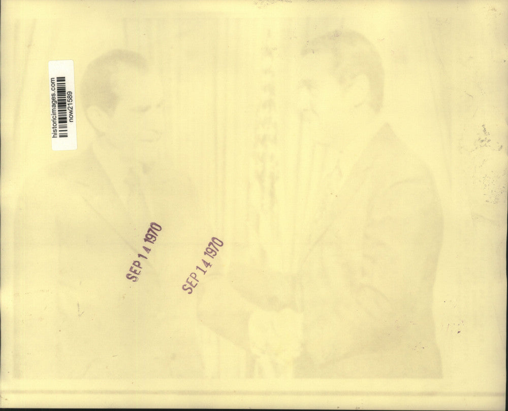 1970 Press Photo President Nixon congratulates David Mahoney in Washington