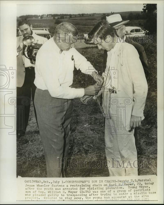 1959 Press Photo Deputy US Marshal Wheeler arrest Congressman's son Karl Meyer