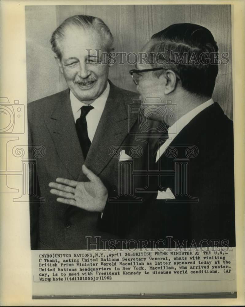 1962 Press Photo Britain&#39;s Macmillan chats with UThant at United Nations in NY
