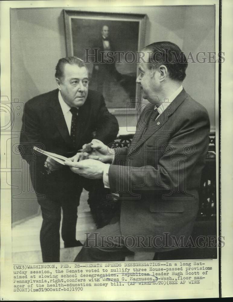 Load image into Gallery viewer, 1970 Press Photo Hugh Scott and Warren Magnuson confer at Senate session
