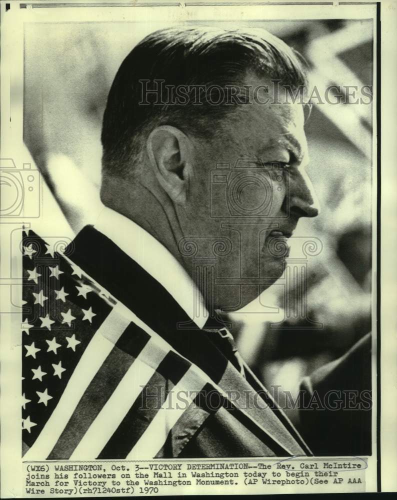 1970 Press Photo Reverend Carl McIntire joins followers on Mall in Washington