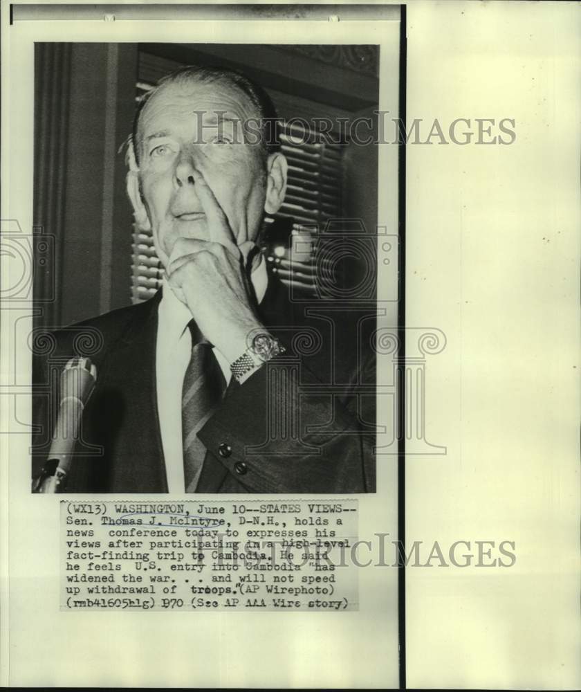 1970 Press Photo Senator Thomas McIntyre holds Washington news conference