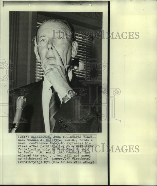 1970 Press Photo Senator Thomas McIntyre holds Washington news conference