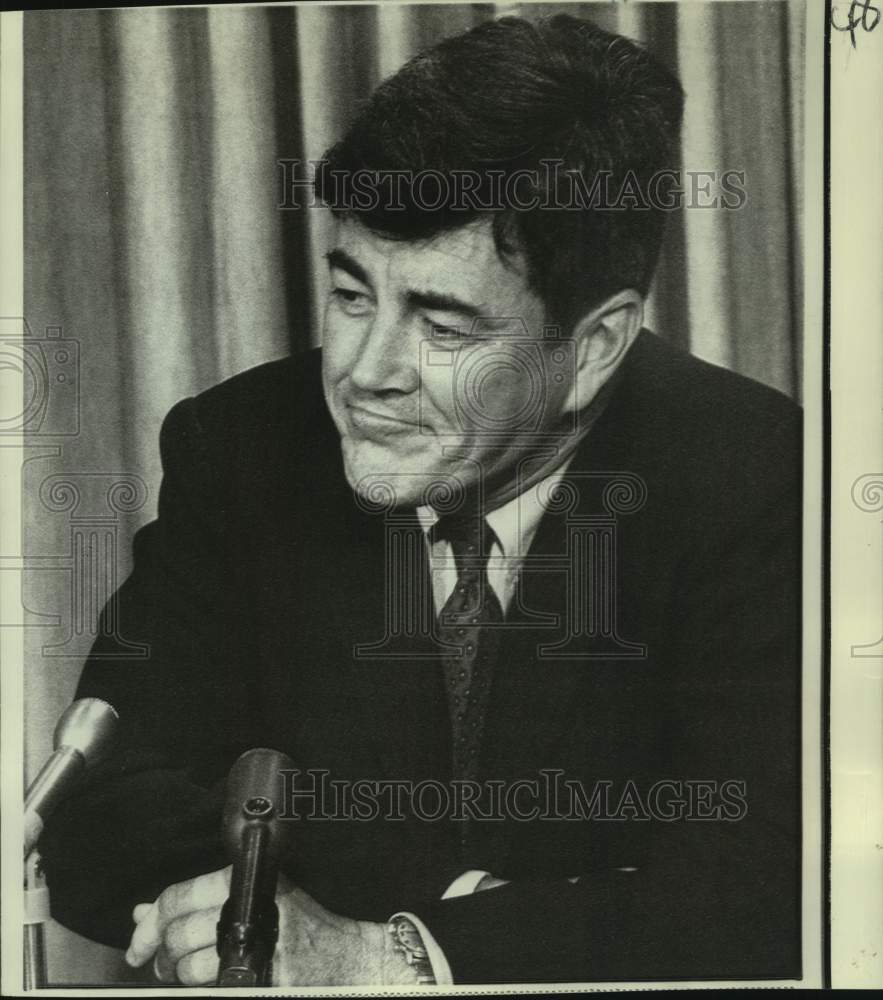 1971 Press Photo Representative Paul McCloskey at Capitol news conference