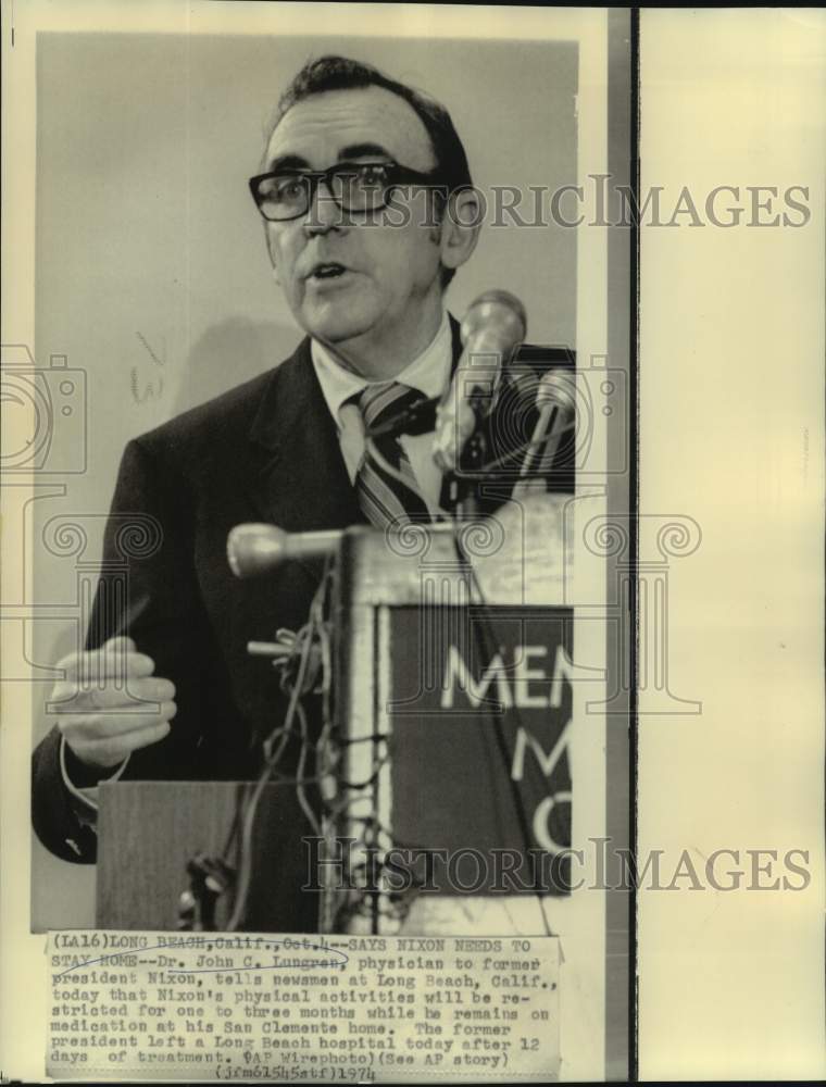 1974 Press Photo Former President Nixon&#39;s physician Dr. Lungren with newsmen