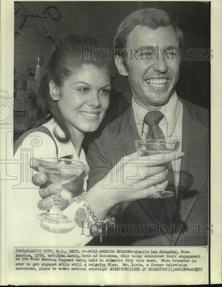 Load image into Gallery viewer, 1972 Press Photo Miss America Laurie Lea Schaefer and John Lurie engaged
