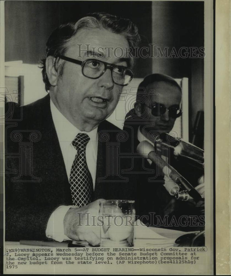 Load image into Gallery viewer, 1975 Press Photo Wisconsin Governor Lucey appears at Senate Budget Committee
