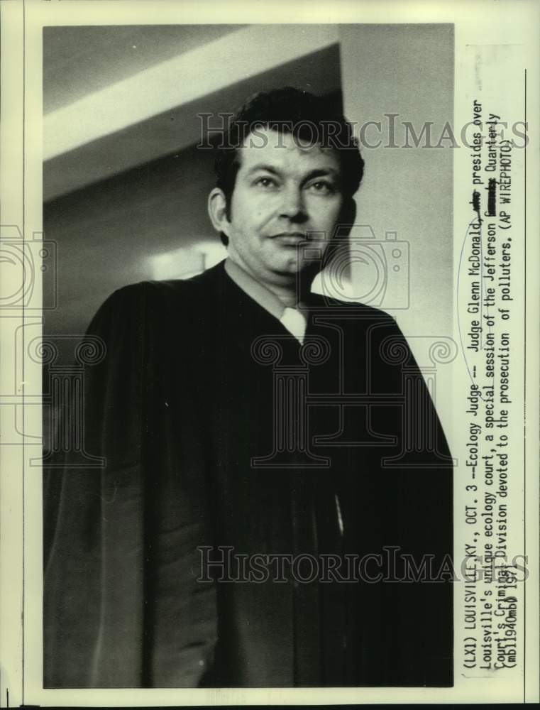 Load image into Gallery viewer, 1971 Press Photo Louisville, Kentucky Ecology Judge Glenn McDonald - now22255
