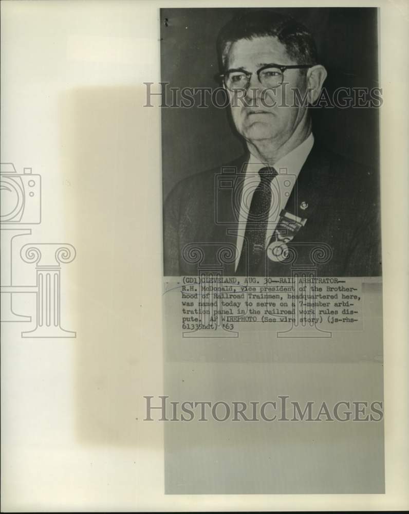 Load image into Gallery viewer, 1963 Press Photo Brotherhood of Railroad Trainmen Vice President R.H. McDonald
