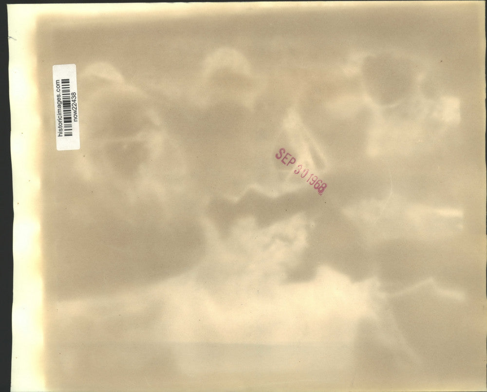 1968 Press Photo Mexican Soldiers Guard University of Mexico Entrance