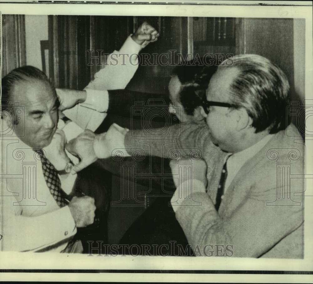 1974 Press Photo Chile-Congressman Maturana trades punches over copper scandal