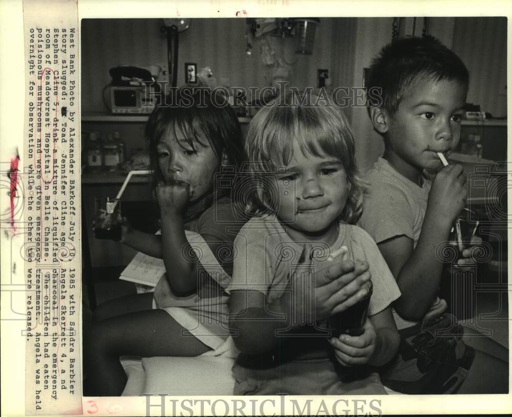 1985 Press Photo Children given emergency treatment at Meadowcrest Hospital