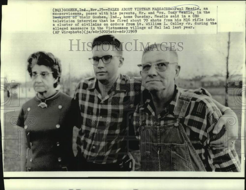 Load image into Gallery viewer, 1969 Press Photo Ex-serviceman Paul Meadle with parents home's backyard in IN
