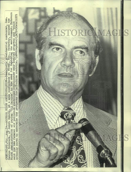 1971 Press Photo Senator George McGovern at Miami, Florida news conference