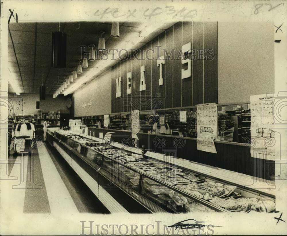 1973 Press Photo Supermarket scene of week-long meat boycott. - now23819