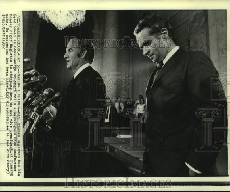 Load image into Gallery viewer, 1972 Press Photo Senators McGovern and Eagleton at Washington news conference
