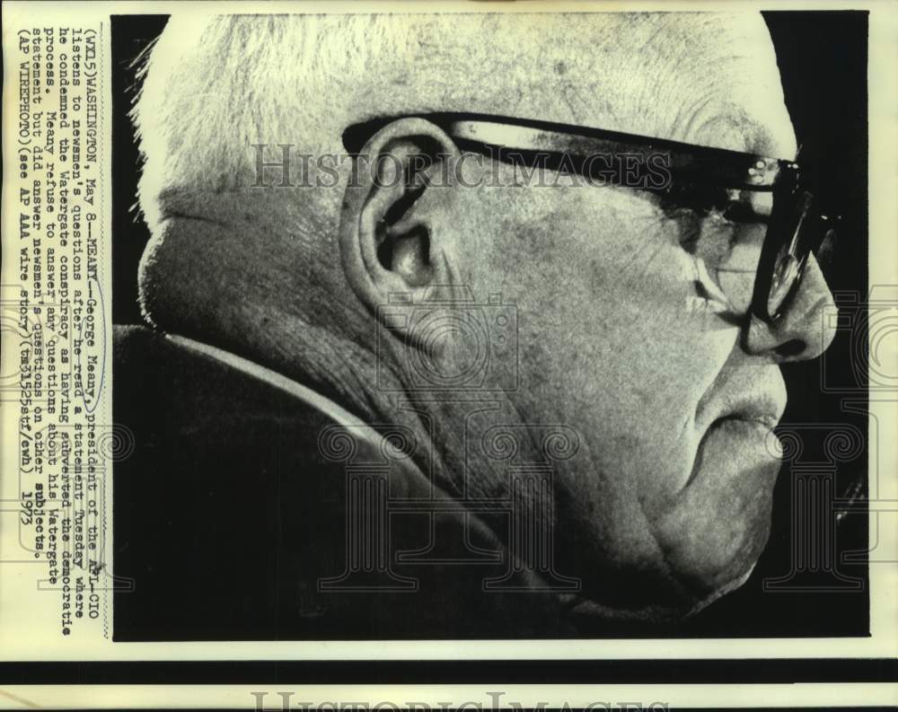 1973 Press Photo AFL-CIO President Meany listens to newsmen&#39;s questions
