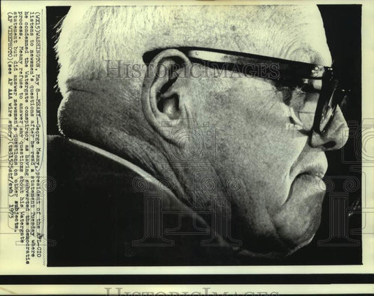1973 Press Photo AFL-CIO President Meany listens to newsmen's questions