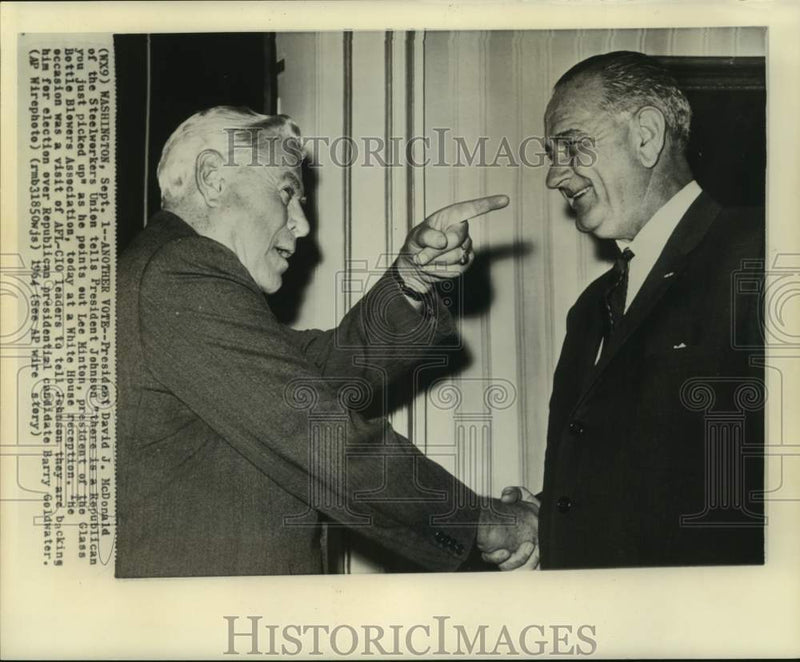 Load image into Gallery viewer, 1964 Press Photo Steelworkers President McDonald with Johnson at White House

